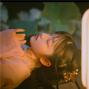夜色杏粉小依独醉酒古风头像，女生古风头像