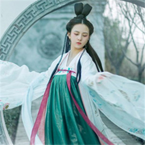 竹青风悠女子清雅古风头像，唯美女生真人头像