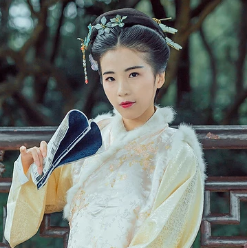 古典庭院文艺女生头像,唯美古风真人头像