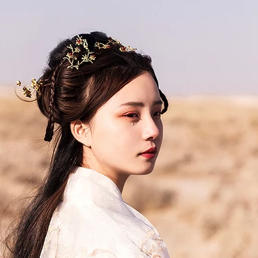 伤感流泪带伞头像，唯美古风真人头像